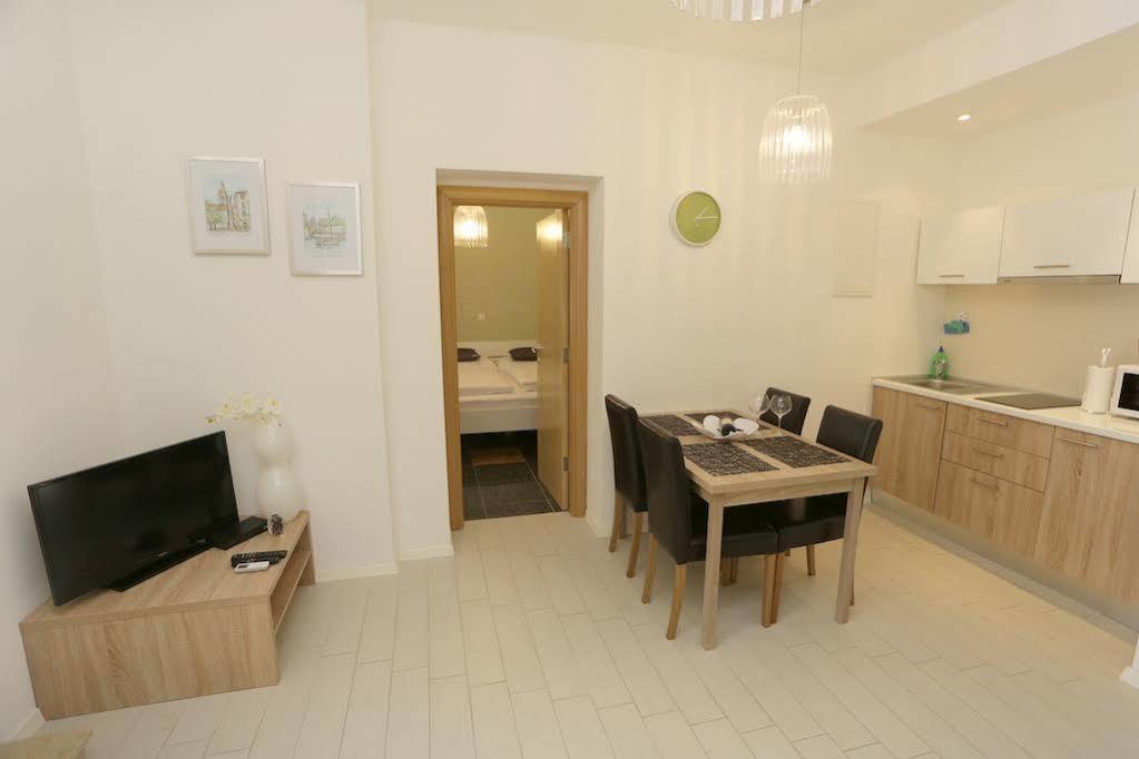 Zadar Street Apartments And Room Bagian luar foto