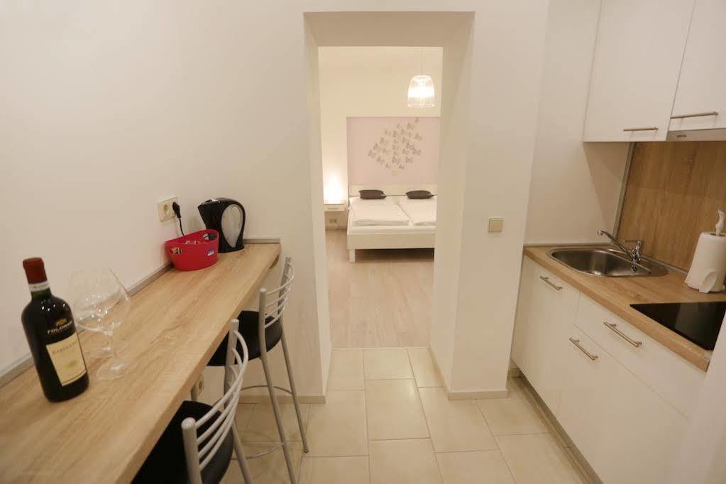 Zadar Street Apartments And Room Bagian luar foto